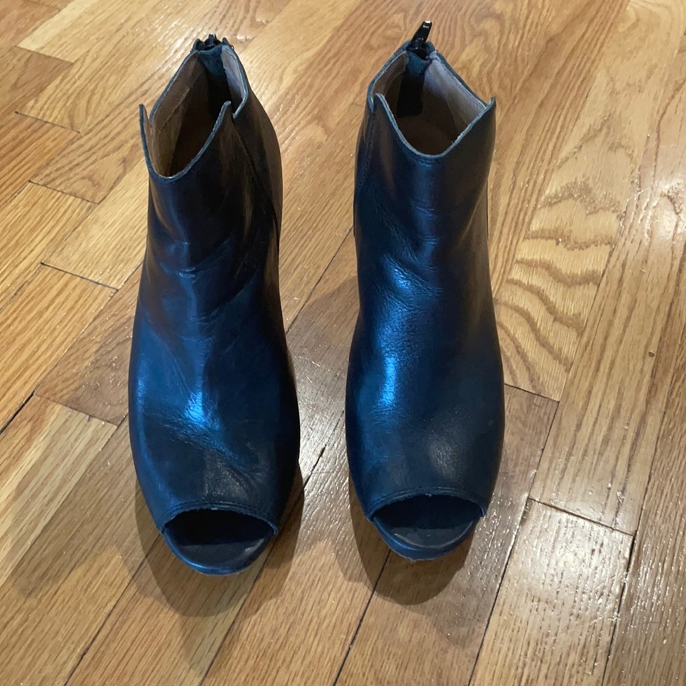 Corso Como Black Leather Peep Toe Heel